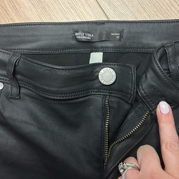Simply Vera Wang Leather pants- Size 10 - Picture 4 of 6